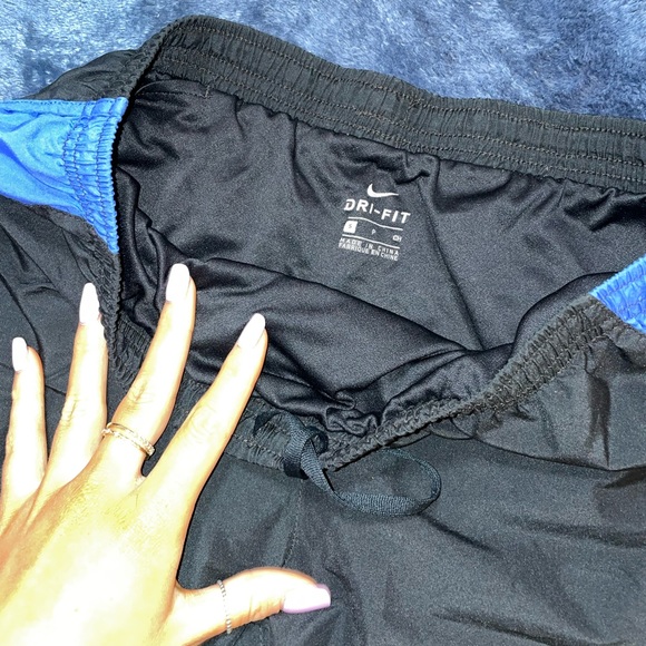 Nike running shorts - Picture 2 of 5